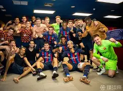 爱游戏娱乐-清晨巴塞罗那备战中超，遗憾出局细节曝光，气氛紧张，更衣室氛围转暖(西甲巴塞罗那读秒绝平西班牙人)