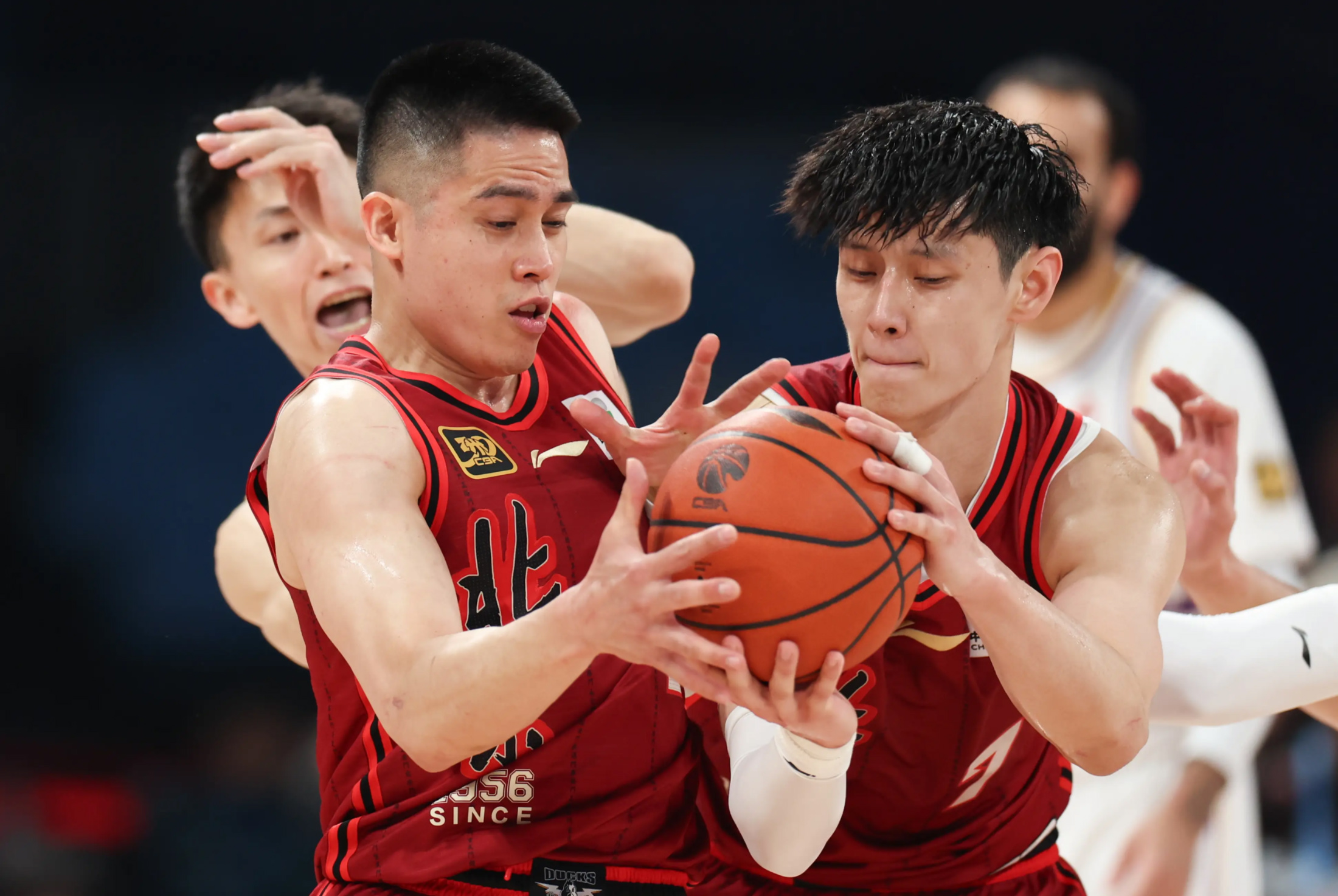 ayx-关于加时末段体能课后；波尔图内部沟通备战CBA常规赛；媒体盛赞；控场能力受关注的信息