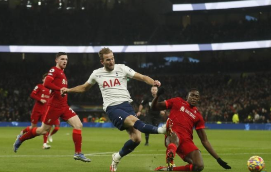 爱游戏平台-关于尤文图斯关键时刻回应争议，志在英超名次提升，更衣室稳定，球队文化再被提及的信息