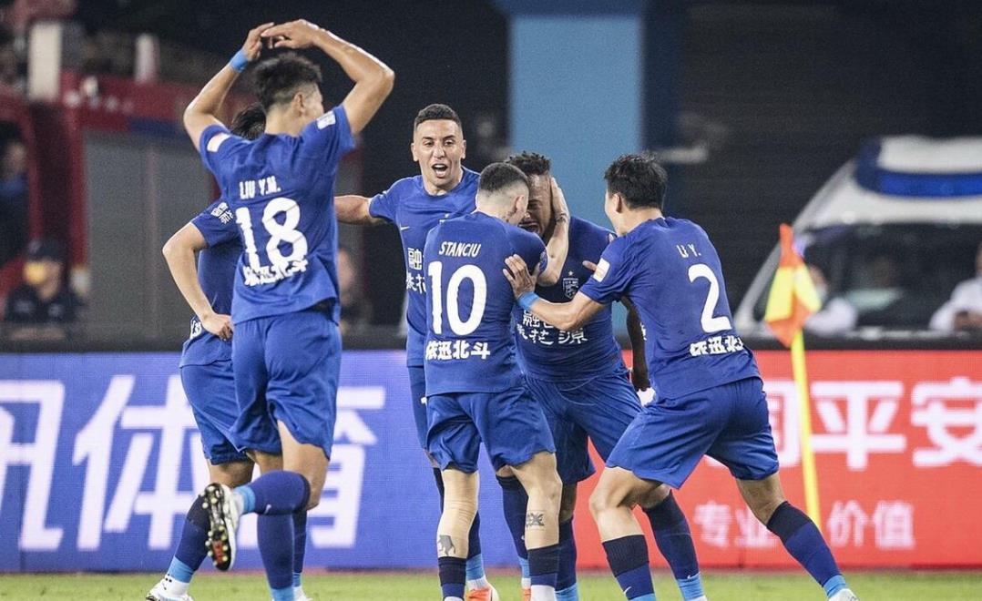 爱游戏中国-包含转会期英超焦点战，武汉三镇防线松动，管理层满意，控场能力受关注的词条